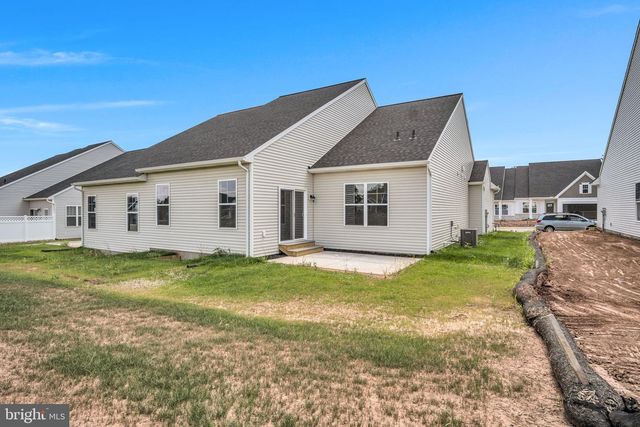 880 SHADOWBROOKE DR, Dover, PA 17315