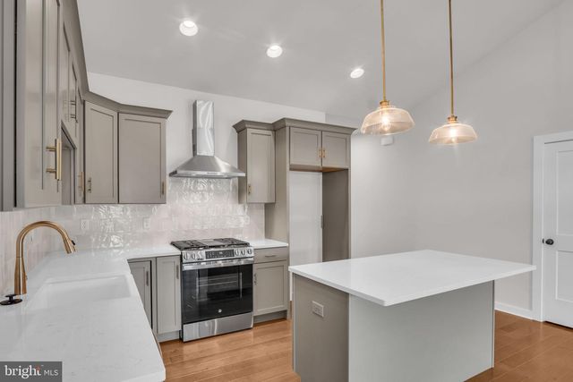 880 SHADOWBROOKE DR, Dover, PA 17315