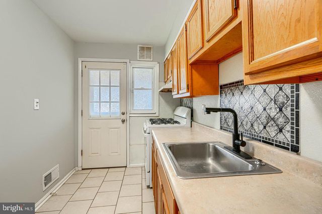 2073 JASMINE RD, Baltimore, MD 21222