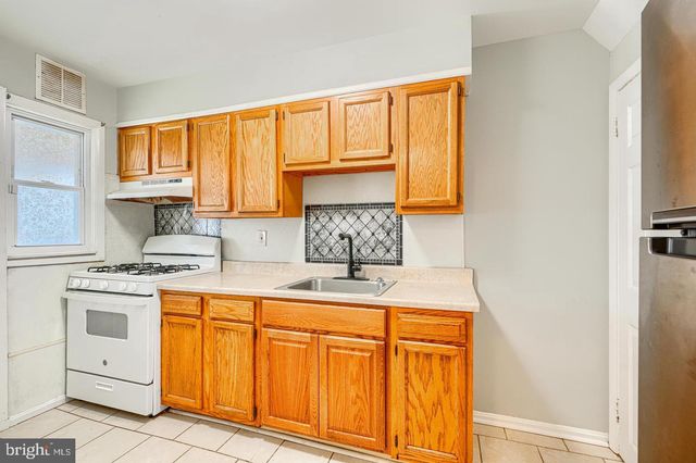 2073 JASMINE RD, Baltimore, MD 21222