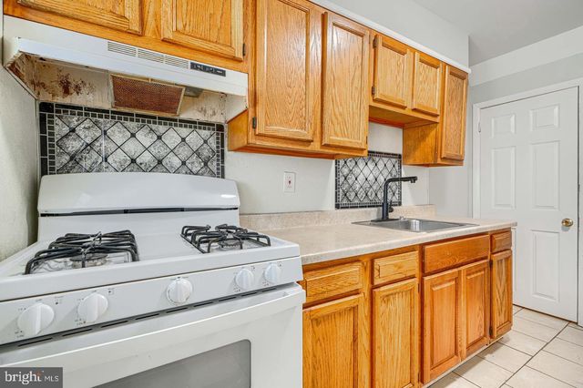 2073 JASMINE RD, Baltimore, MD 21222