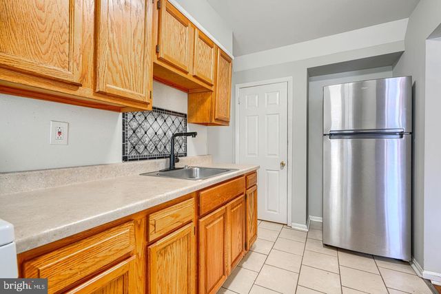 2073 JASMINE RD, Baltimore, MD 21222