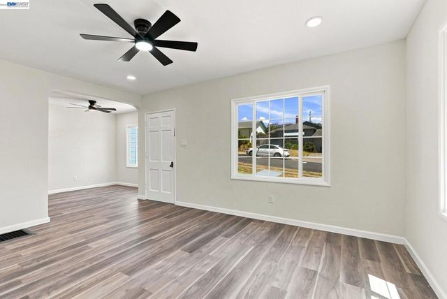 1333 Mariposa St, Richmond, CA 94804