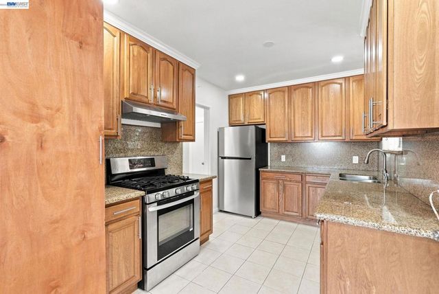 1333 Mariposa St, Richmond, CA 94804