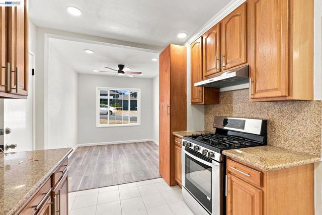 1333 Mariposa St, Richmond, CA 94804