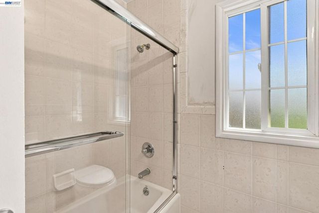 1333 Mariposa St, Richmond, CA 94804