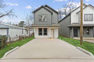8685 Sassafras Street, Willis, TX 77318