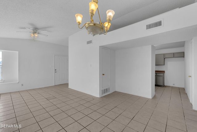 9511 MARTINIQUE Drive, El Paso, TX 79927