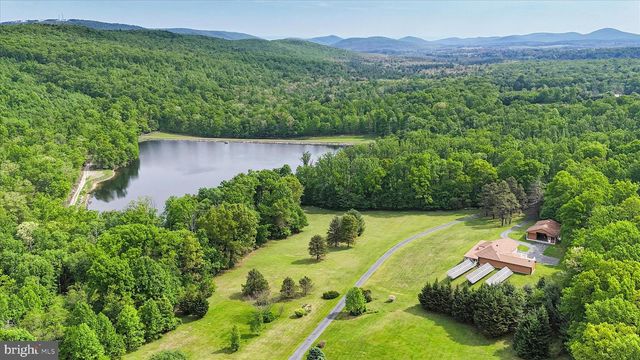 98 PEACH GLEN RD, Gardners, PA 17324
