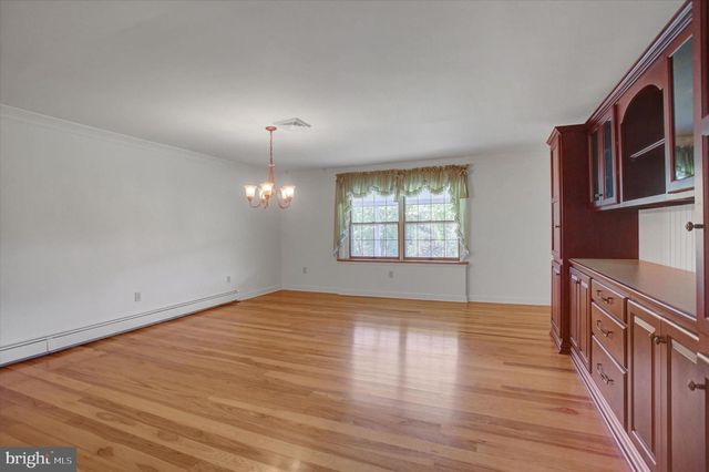98 PEACH GLEN RD, Gardners, PA 17324