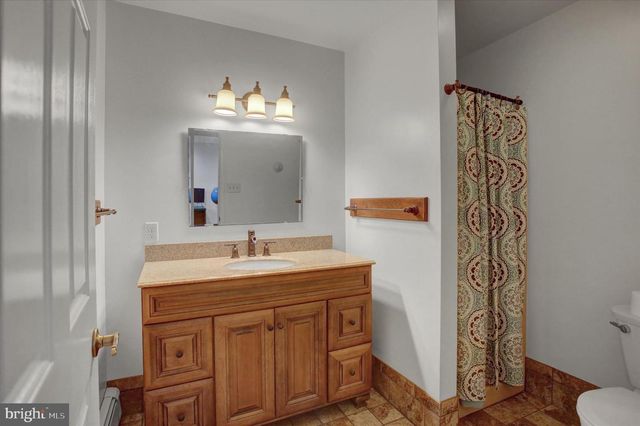 98 PEACH GLEN RD, Gardners, PA 17324