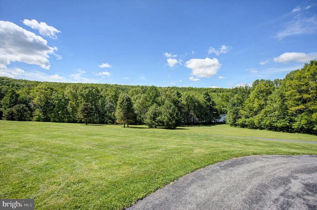 98 PEACH GLEN RD, Gardners, PA 17324