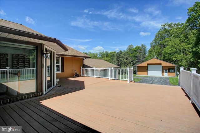 98 PEACH GLEN RD, Gardners, PA 17324