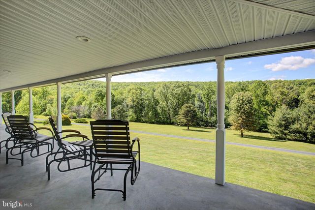98 PEACH GLEN RD, Gardners, PA 17324