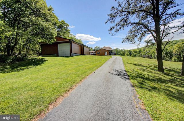 98 PEACH GLEN RD, Gardners, PA 17324