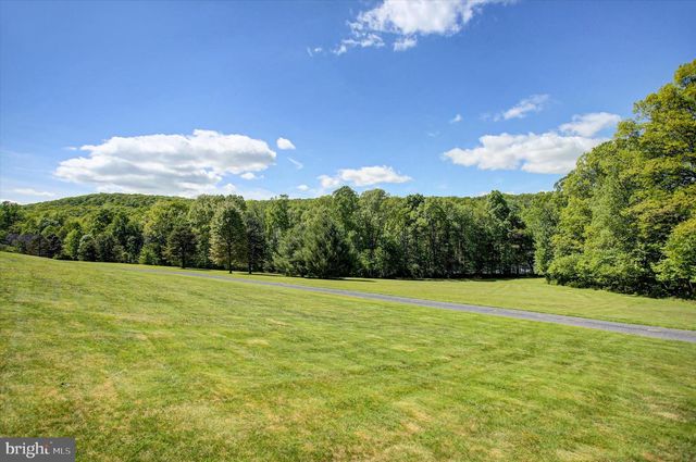 98 PEACH GLEN RD, Gardners, PA 17324