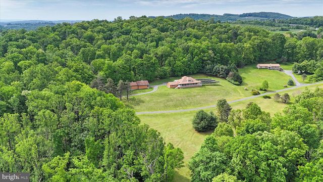 98 PEACH GLEN RD, Gardners, PA 17324