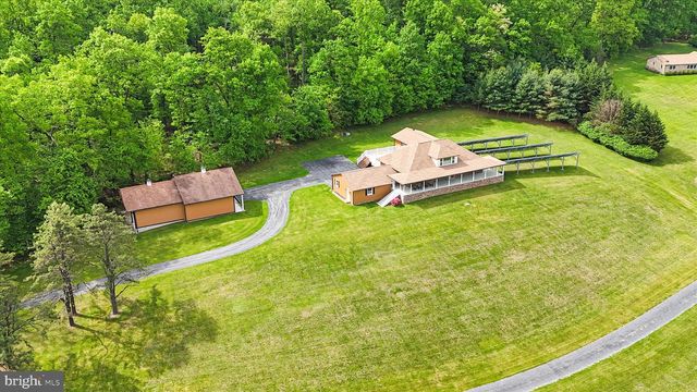 98 PEACH GLEN RD, Gardners, PA 17324
