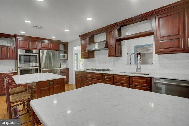 98 PEACH GLEN RD, Gardners, PA 17324