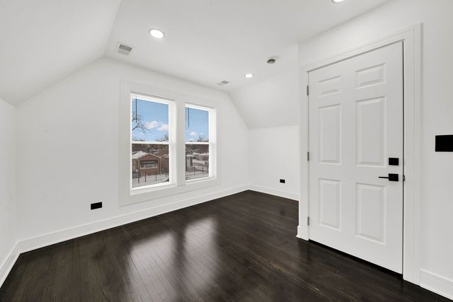 6607 S Oakley Avenue, Chicago, IL 60636