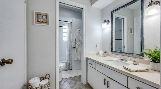 3227 Rolling Knoll Drive, Farmers Branch, TX 75234