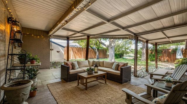 3227 Rolling Knoll Drive, Farmers Branch, TX 75234