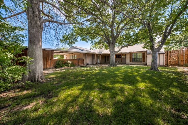 3227 Rolling Knoll Drive, Farmers Branch, TX 75234