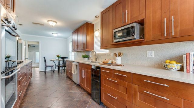 3227 Rolling Knoll Drive, Farmers Branch, TX 75234