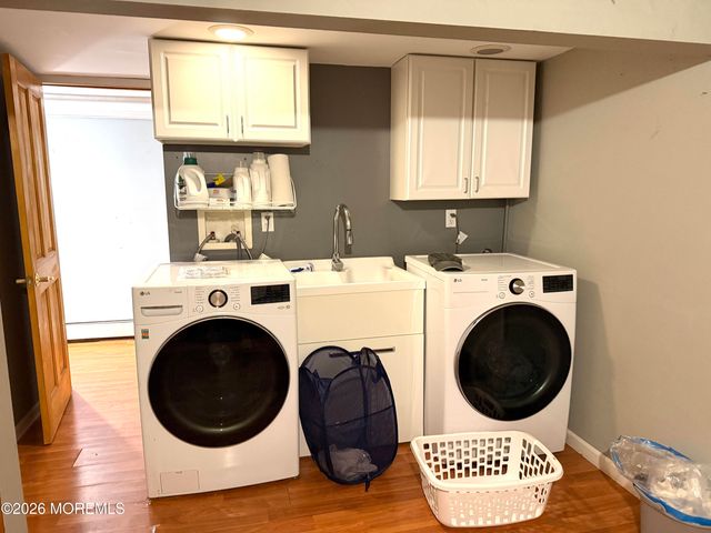 559 Dow Avenue, Oakhurst, NJ 07755