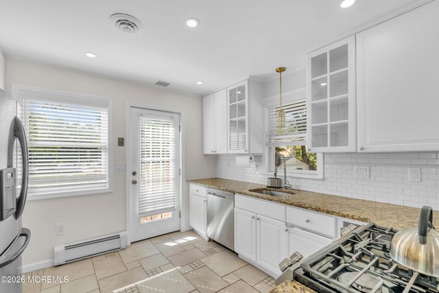 559 Dow Avenue, Oakhurst, NJ 07755