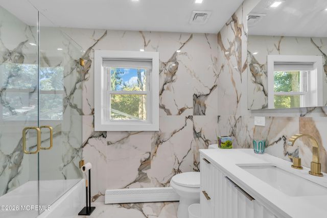 559 Dow Avenue, Oakhurst, NJ 07755