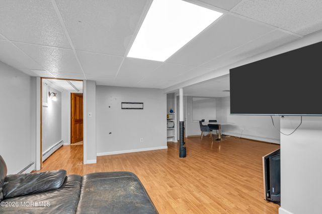 559 Dow Avenue, Oakhurst, NJ 07755