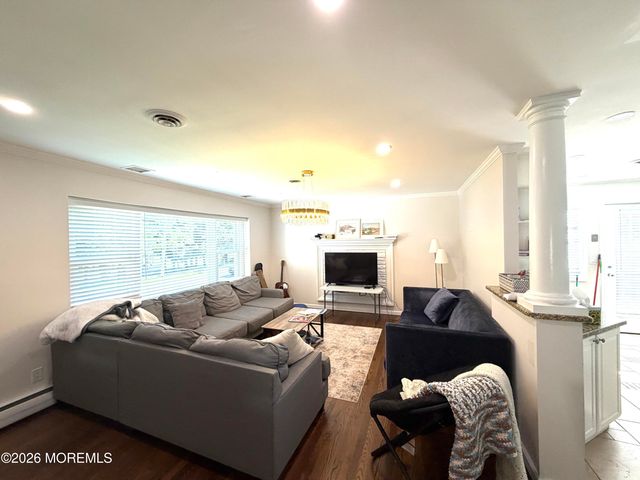 559 Dow Avenue, Oakhurst, NJ 07755