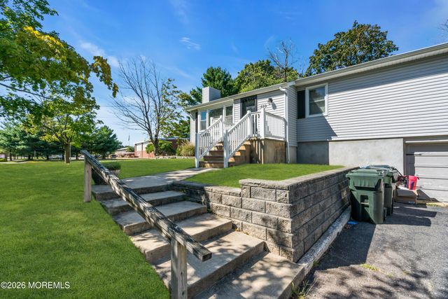 559 Dow Avenue, Oakhurst, NJ 07755