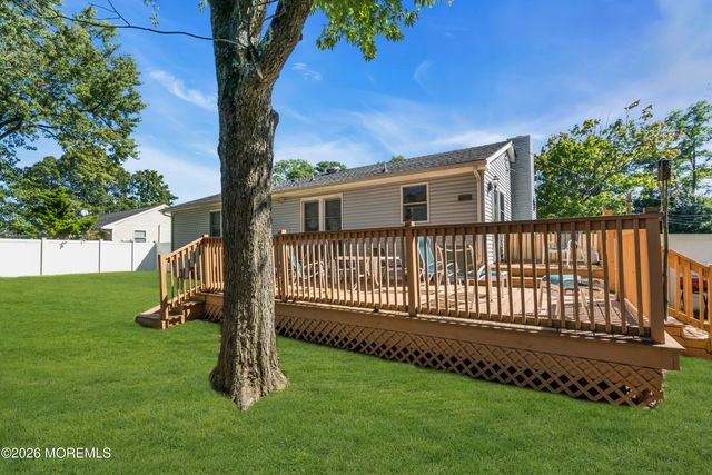 559 Dow Avenue, Oakhurst, NJ 07755