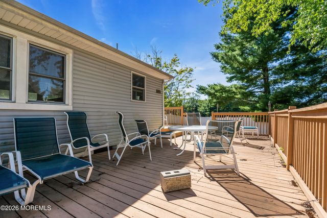 559 Dow Avenue, Oakhurst, NJ 07755