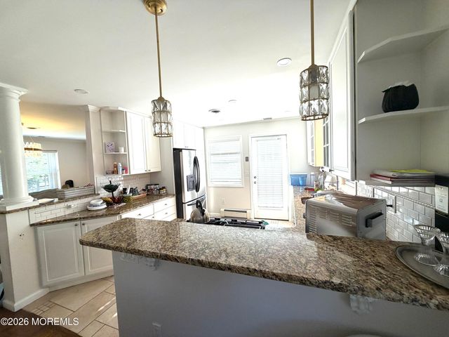 559 Dow Avenue, Oakhurst, NJ 07755