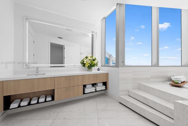 851 NE 1st Avenue PH 5700, Miami, FL 33132