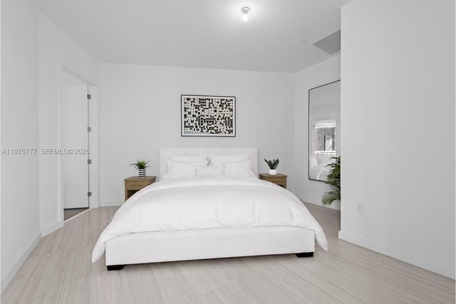 851 NE 1st Avenue PH 5700, Miami, FL 33132