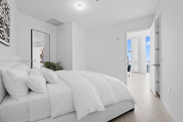 851 NE 1st Avenue PH 5700, Miami, FL 33132