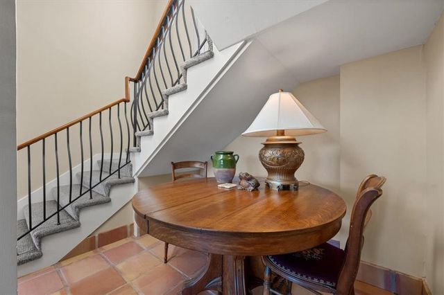 450 Hillcrest Street E, Lake Quivira, KS 66217