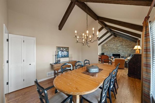 450 Hillcrest Street E, Lake Quivira, KS 66217