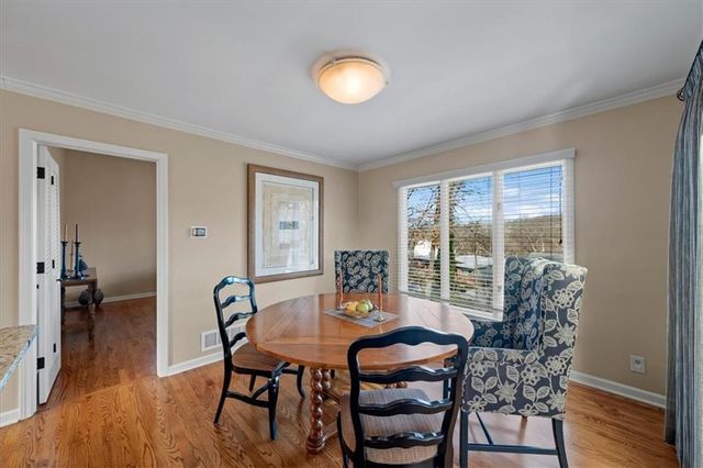 450 Hillcrest Street E, Lake Quivira, KS 66217