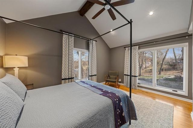 450 Hillcrest Street E, Lake Quivira, KS 66217