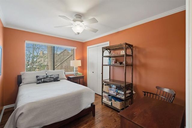 450 Hillcrest Street E, Lake Quivira, KS 66217