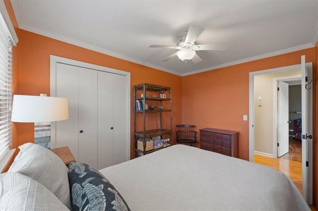 450 Hillcrest Street E, Lake Quivira, KS 66217