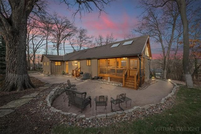 450 Hillcrest Street E, Lake Quivira, KS 66217