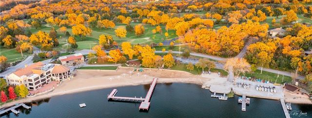 450 Hillcrest Street E, Lake Quivira, KS 66217