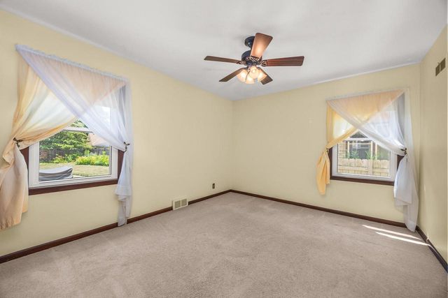 3940 N 80th STREET, Milwaukee, WI 53222