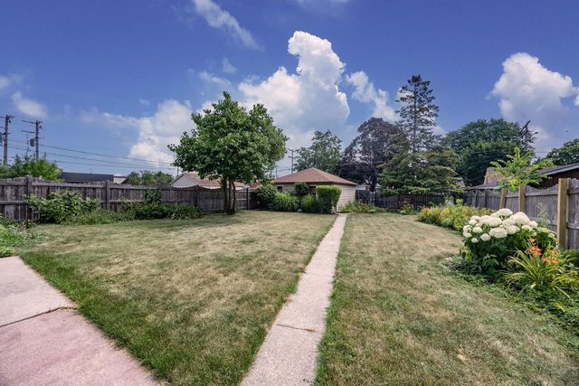 3940 N 80th STREET, Milwaukee, WI 53222